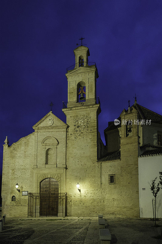 圣塔教堂María de Jesús在安特奎拉，迷人的安达卢西亚城市之一(西班牙)